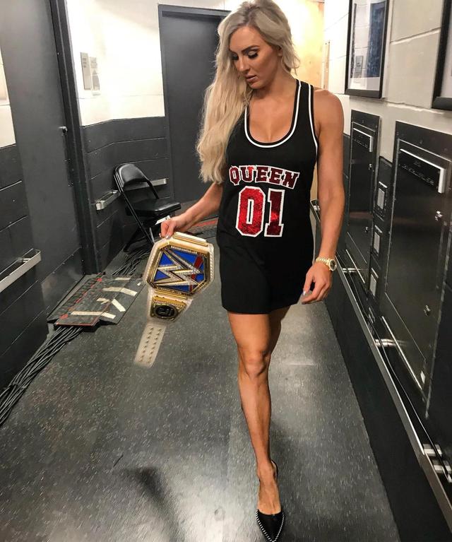 WWE女选手 看着太彪悍了 夏洛特·弗莱尔（Charlotte Flair）